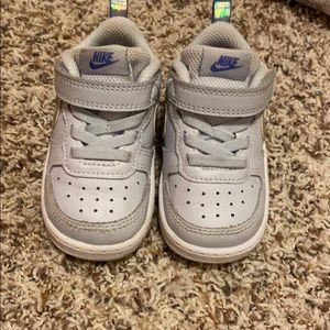 Baby/ toddler nike shoes! Size 5C